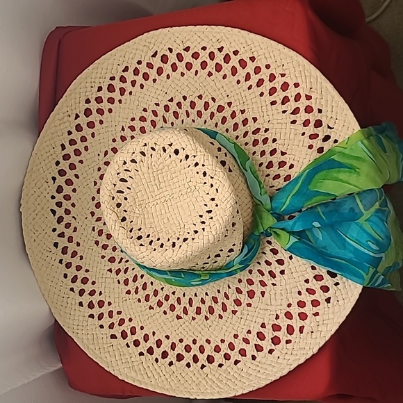 Cream Crochet Hat with 2 Interchangeable Ties - Picture 4 of 5